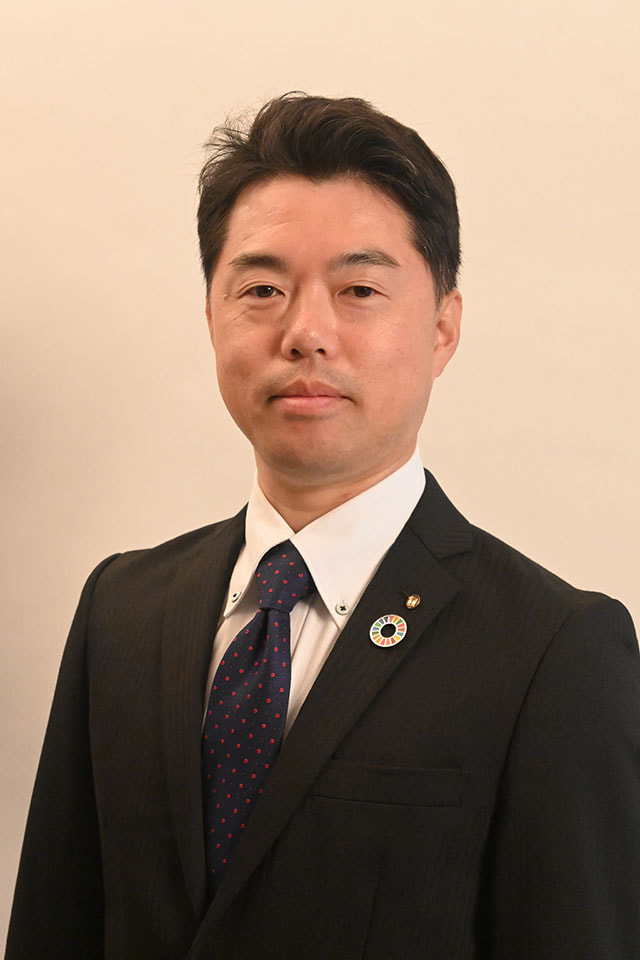 代表取締役社長　中島功雄